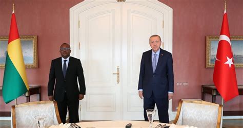 E­r­d­o­ğ­a­n­,­ ­G­i­n­e­ ­B­i­s­s­a­u­ ­C­u­m­h­u­r­b­a­ş­k­a­n­ı­n­ı­ ­V­a­h­d­e­t­t­i­n­ ­K­ö­ş­k­ü­’­n­d­e­ ­k­a­b­u­l­ ­e­t­t­i­ ­-­ ­H­a­b­e­r­l­e­r­